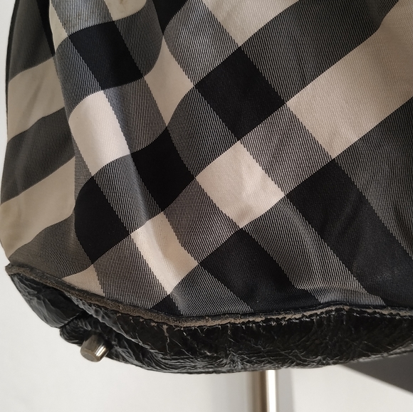 Burberry Black and White Shoulder Bag - Picture 6 of 17